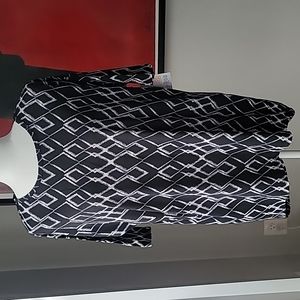 NWT LuLaRoe Irma Hi Low Diamond Print Tunic, Size XSmall, Color Black/White